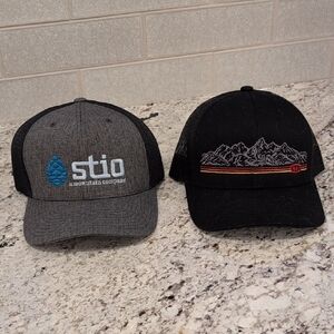 Stio Men's Black and Gray trucker hats